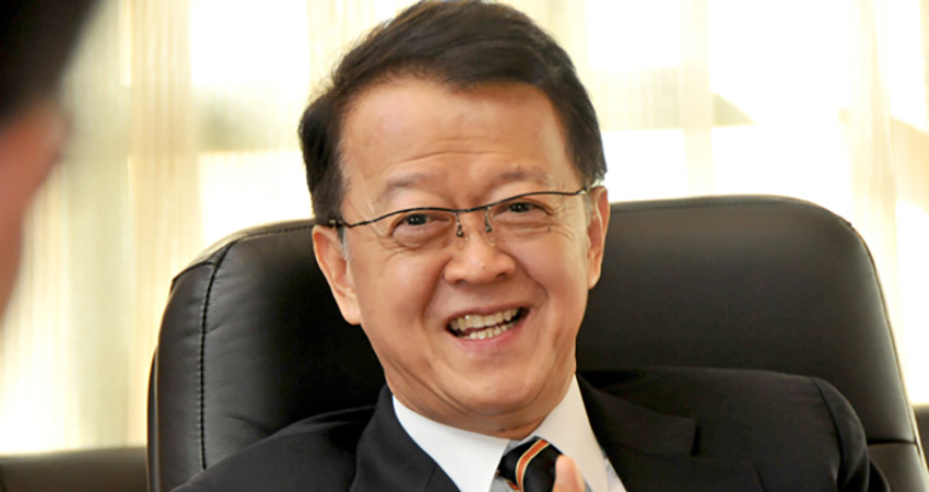 Jeffrey Cheah, A Man of Two Worlds